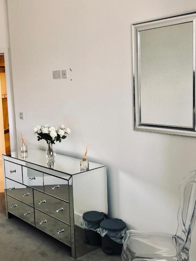 Snapos Luxury Serviced Apartment - Meridian House Bedford Esterno foto