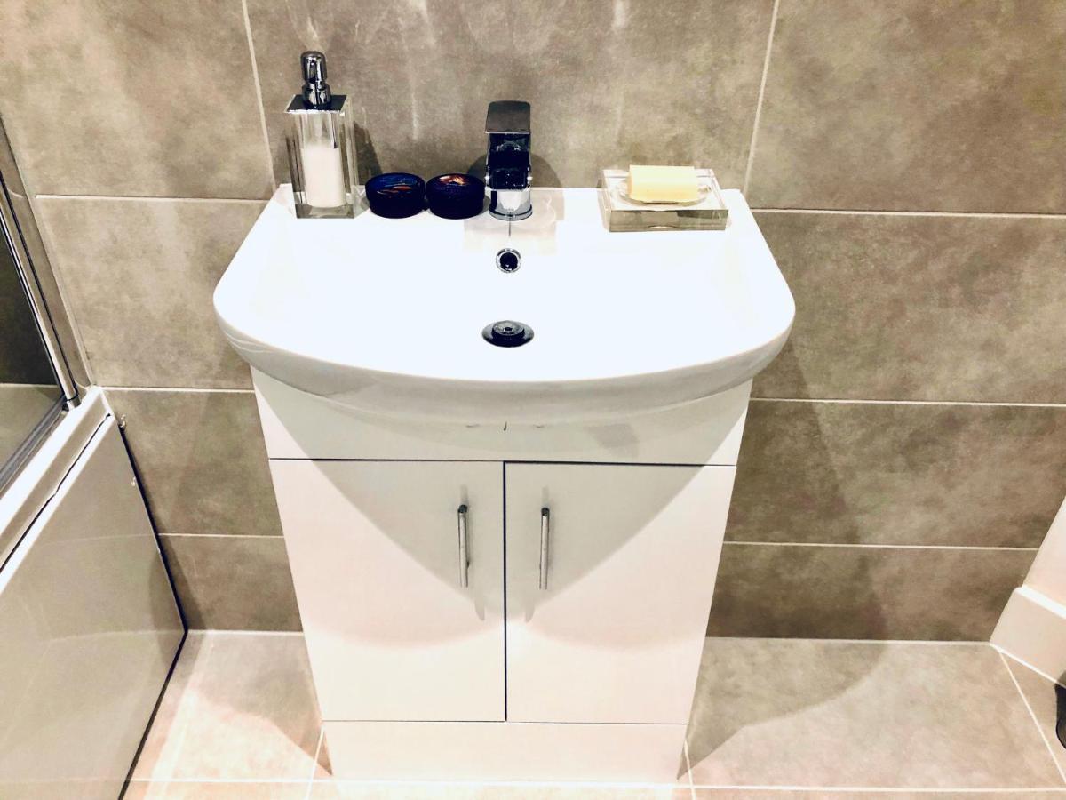 Snapos Luxury Serviced Apartment - Meridian House Bedford Esterno foto