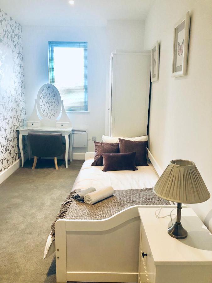 Snapos Luxury Serviced Apartment - Meridian House Bedford Esterno foto